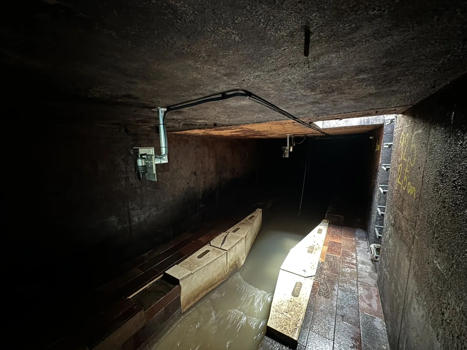 Stanice na Dominikánském náměstí s výhledem na historické centrum