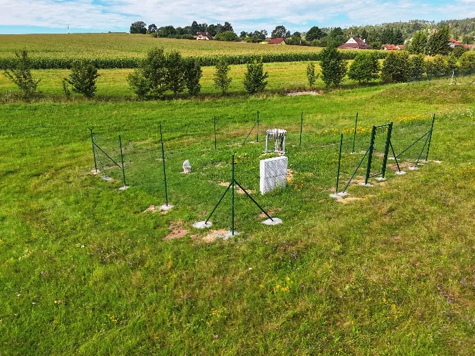 Oplocený areál klimatické stanice