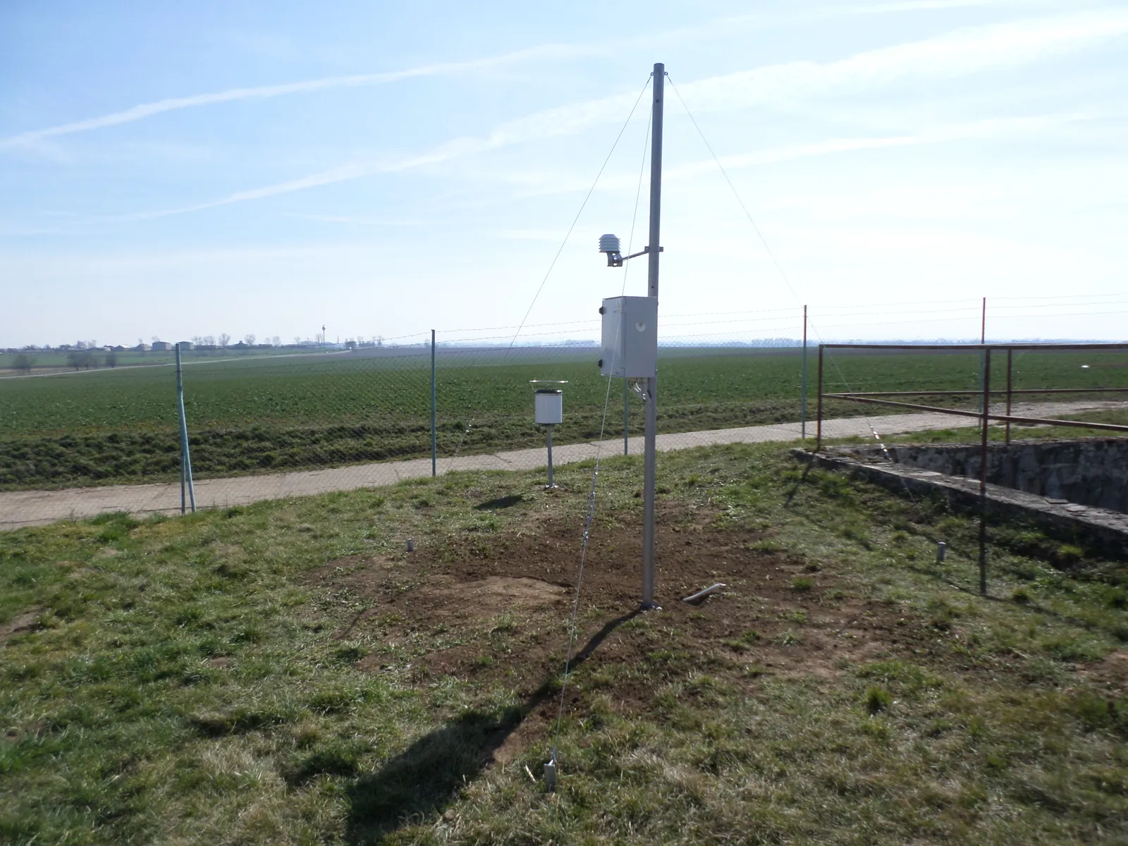 Nová meteorologická stanice ÚKZÚZ ve Věrovanech